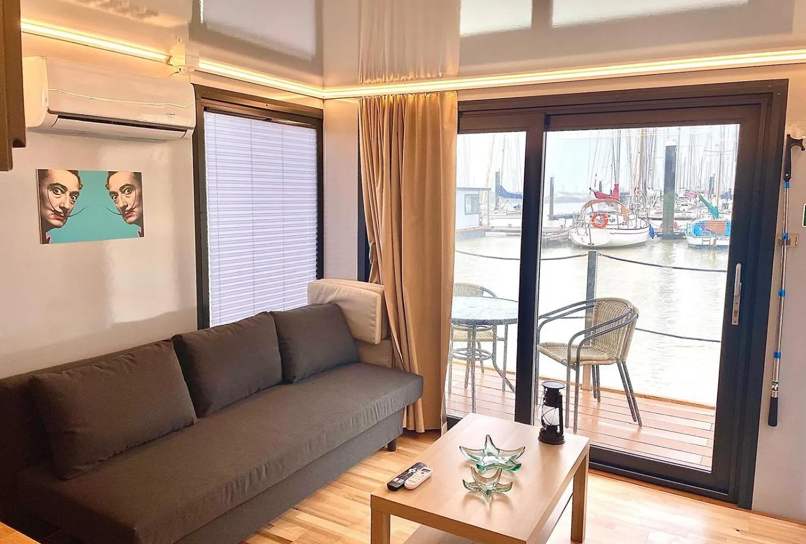 The Boathouse Company - Casa Flotante Experience - Real Club Nautico, El Puerto De Santa Maria Hotel Botel