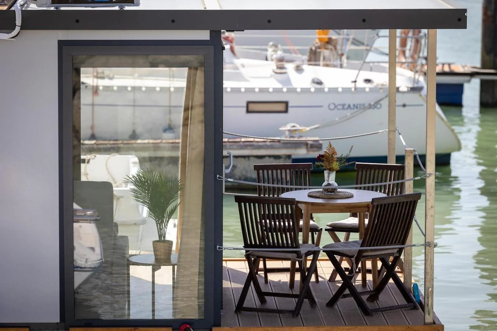 Hotel The Boathouse Company - Casa Flotante Experience - Real Club Nautico, El Puerto de Santa María Hotel en barco
