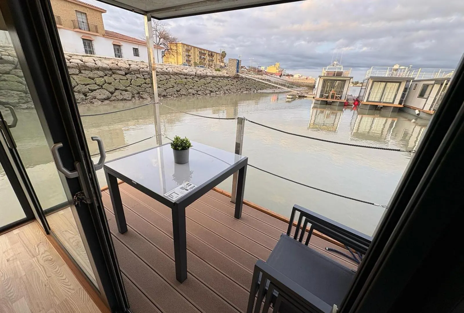 Hotel en barco Hotel The Boathouse Company - Casa Flotante Experience - Real Club Nautico, El Puerto de Santa María España