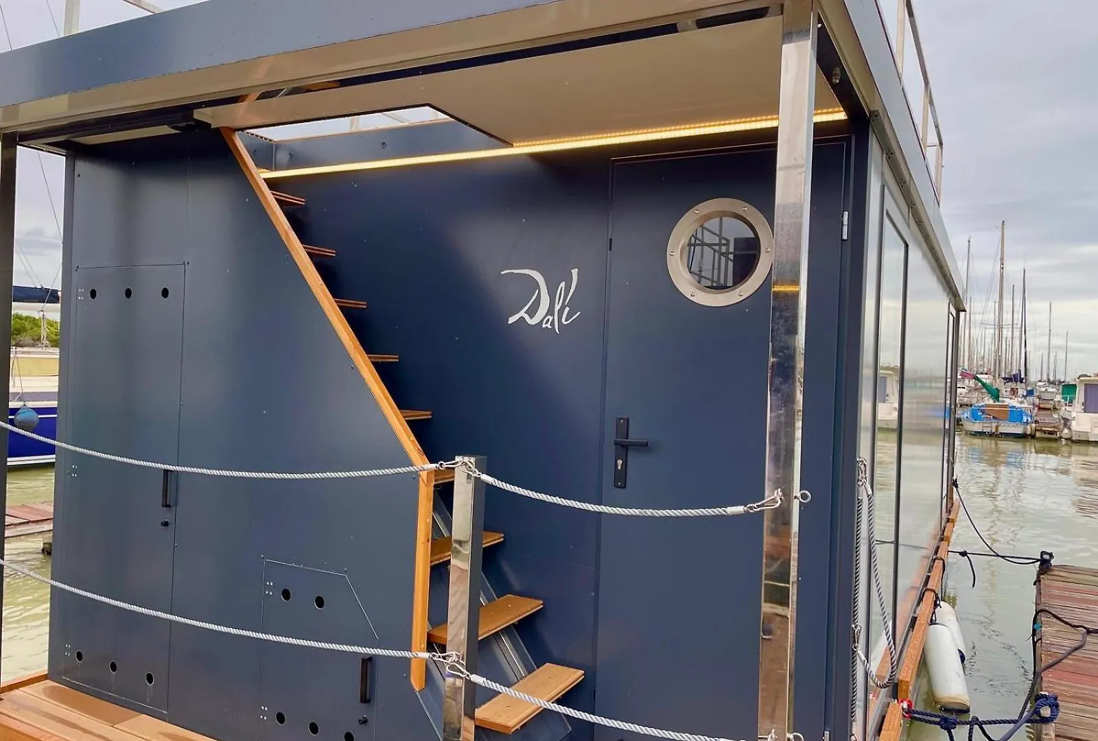 The Boathouse Company - Casa Flotante Experience - Real Club Nautico, El Puerto De Santa Maria Hotel Spain